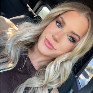 Meet your Posher, Alicia